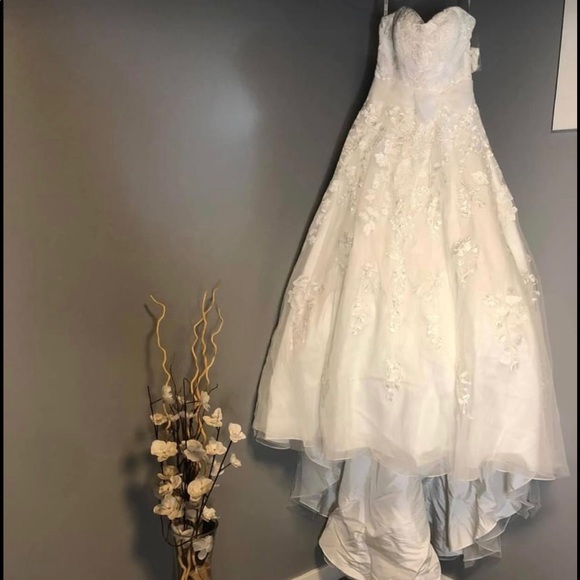 Ivory Wedding Dress: David Tutera - “Hillary” - Picture 2 of 7